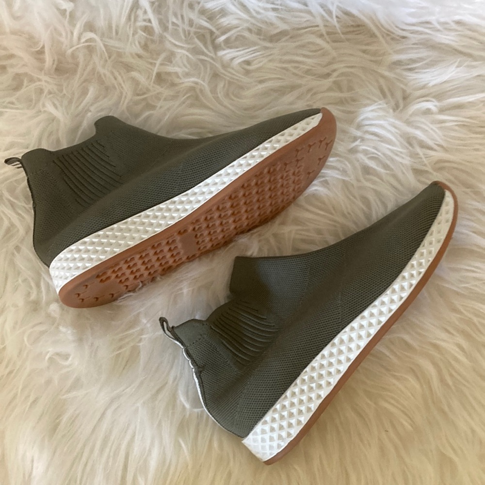 NWOB Urban Sport by J Slide Khalid Green Sneaker